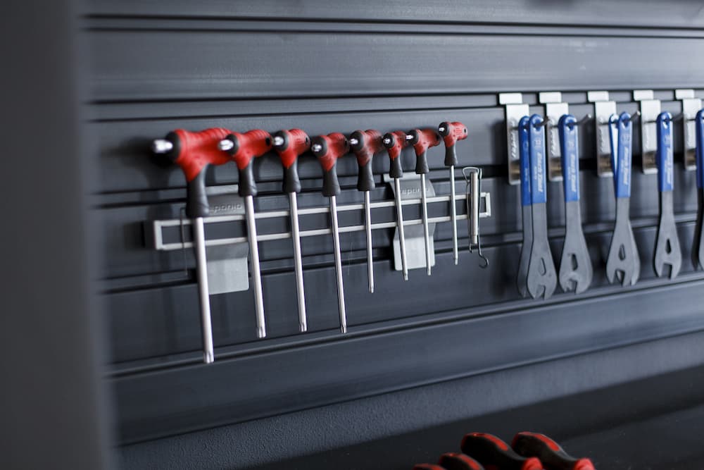 Tipps für die Auswahl eines Werkzeughalters, der für Heimwerker und Profis gleichermaßen nützlich ist