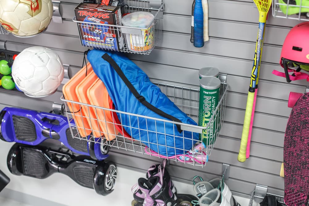 1:0 –⁠⁠⁠⁠⁠⁠ závěsný systém Reponio vs. externí skladovací služby