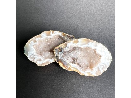 Achát peříčkový geoda M - 2 půlky #80  6,5 x 3,5 cm