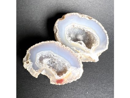Achát peříčkový geoda M - 2 půlky #85  5 x 4 cm