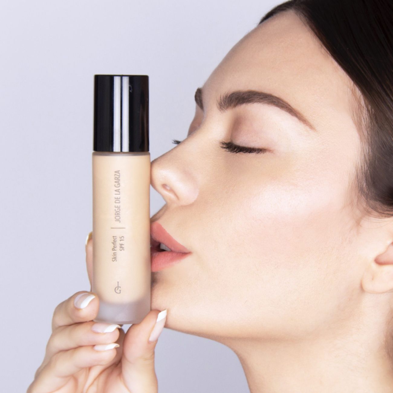 Ničí make-up pleť? Pravda o tom, proč by vaše tvář neměla odcházet ven nechráněná