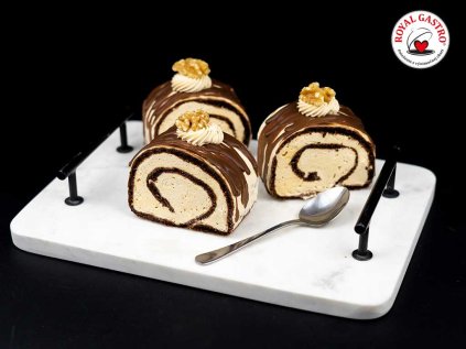 Orechovo karamelová roláda z bezlepkovej múky 1