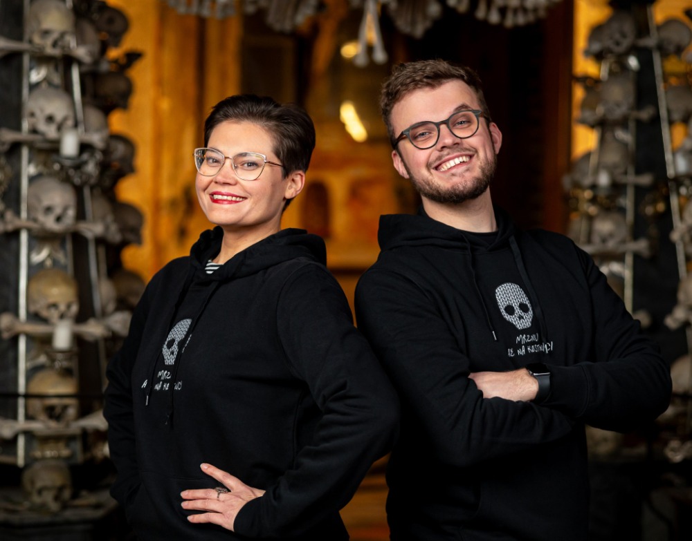 Mikina Mrznu s kapucí