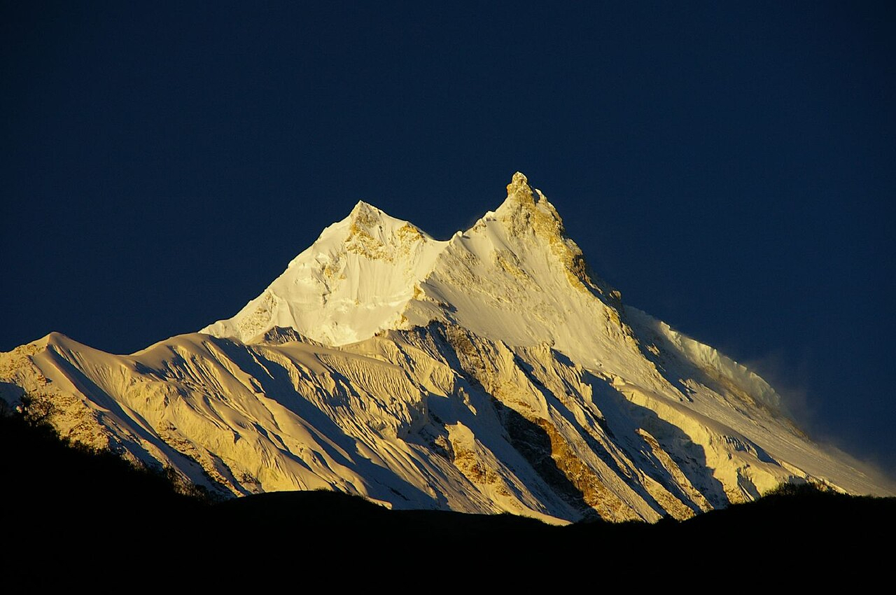 Manáslu: Osmá nejvyšší hora světa, Manaslu Circuit Trek a Base Camp