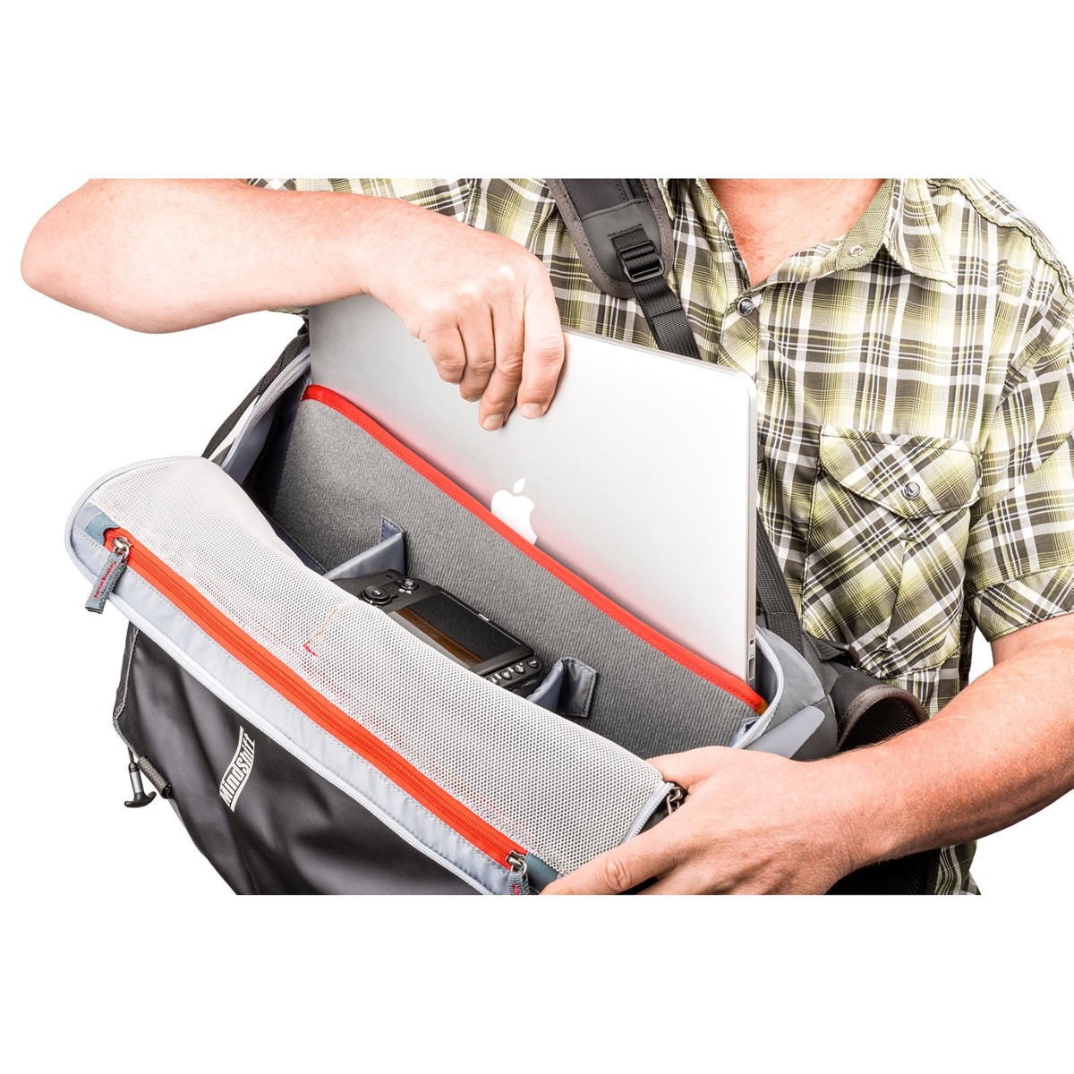 ThinkTank PhotoCross 15 Backpack Carbon 520424