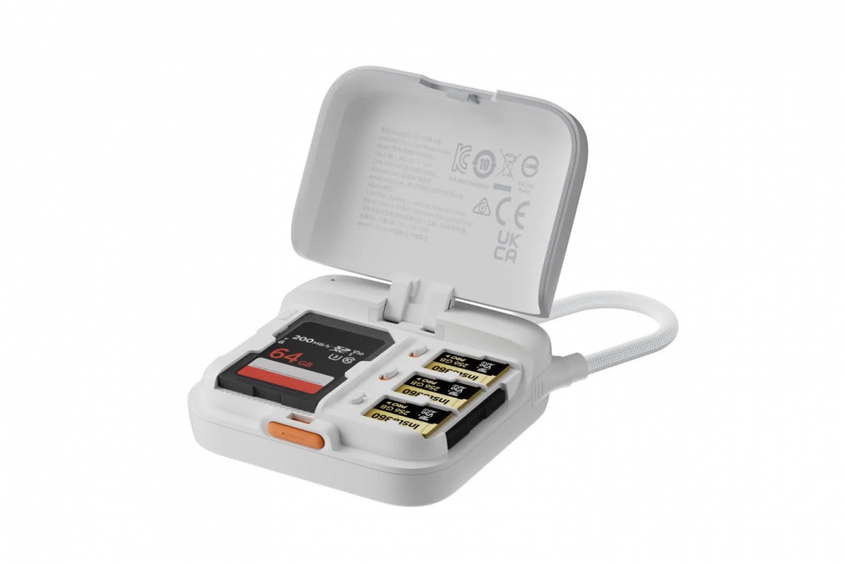 Insta360 2-in-1 Card Reader + Case INST100-88