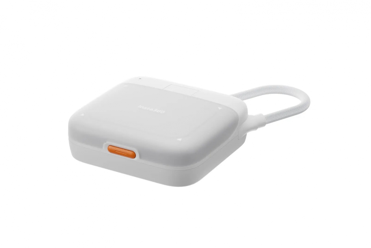 Insta360 2-in-1 Card Reader + Case INST100-88