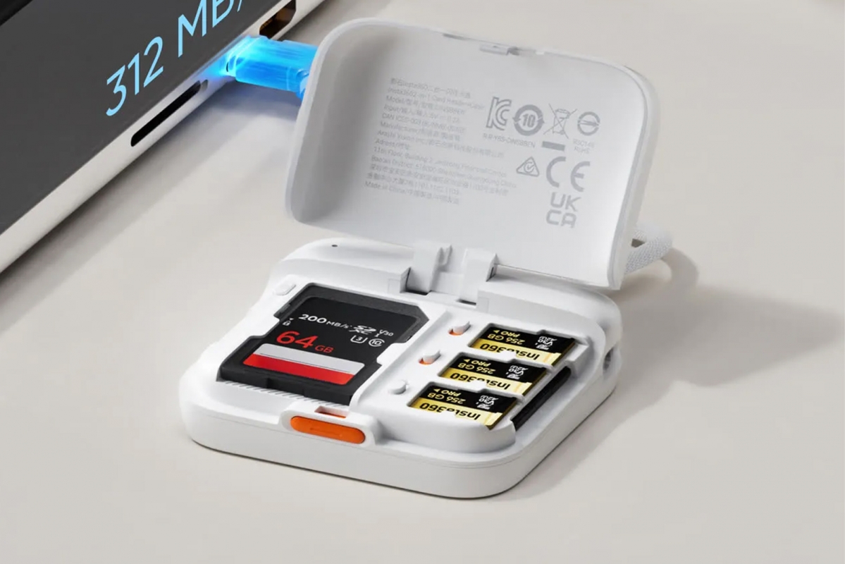 Insta360 2-in-1 Card Reader + Case INST100-88