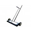 Magnetic sweeper MZ with a release handle