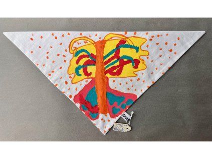 Žluťásek M šátek