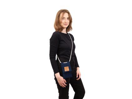crossbody modra samet mobil 1