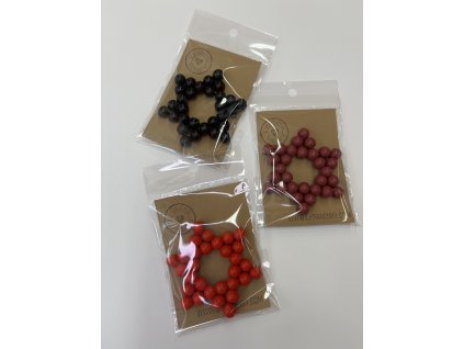 Hvězda z dřevěných korálků