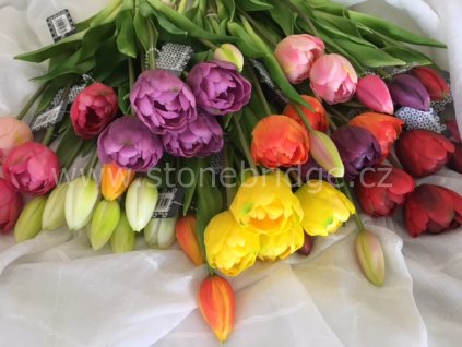 Innovative Tulipány s listy, květinová dekorace - různé barvy, 3 velikosti