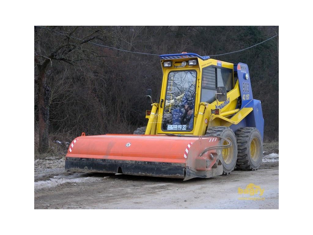 Zametací zařízení šíře 1800mm pro nakladače UNC a Locust