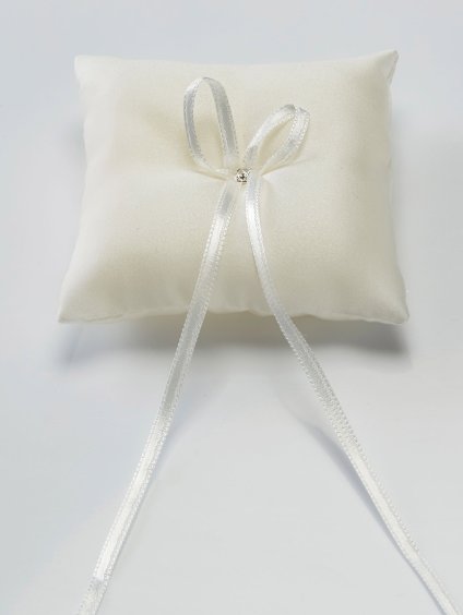 Studioagnes polstarek na prstynky Bianco Evento bridal pillow K4 (1)