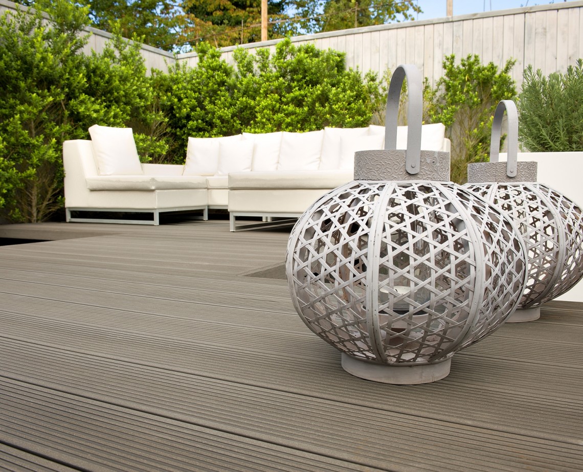 Ako vybrať podlahu pre exteriér? Kúpte si takú, o ktorú sa nebudete musieť starať