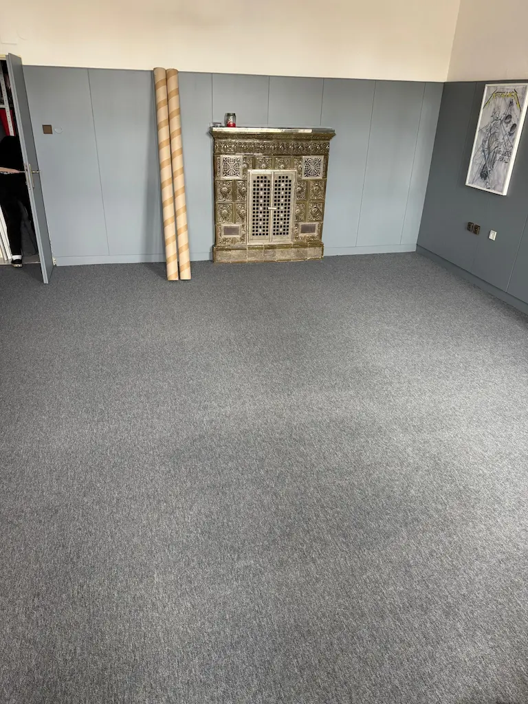 Pokládka koberců kancelář Kolín - foto 4