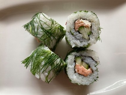 uzeny losos kopr okurek cerstvy syr