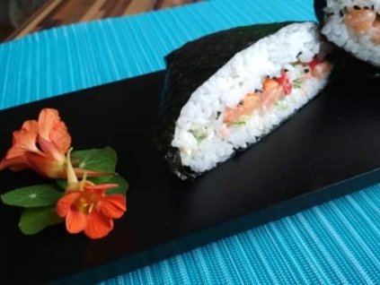 Sushi sendvič losos