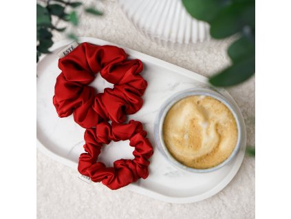 Hedvábná gumička červená - FESTIVE RED
