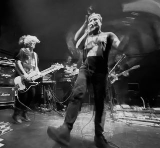 Už zítra!! Vychází náš nový singl Továrna na sny!! A zárověň startujeme turné! 🚀 V pátek se potkáme V Českých Budějovicích...