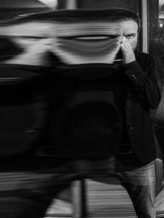 K naší nové desce jsme udělali pár fotek před zrcadlem. A teď se v Bratislavě konečně podíváme jaké to je i Za zrkadlom!...