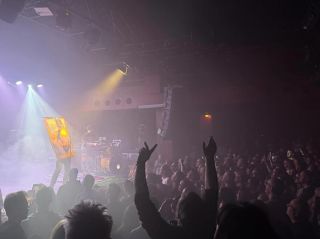 Blava!! No ale toto!! Dneska to bolo uplne po p…!👍 Děkujeme!!!❤️ #pesacirocknrollu #tour2026 #novealbum @klubzazrkadlom