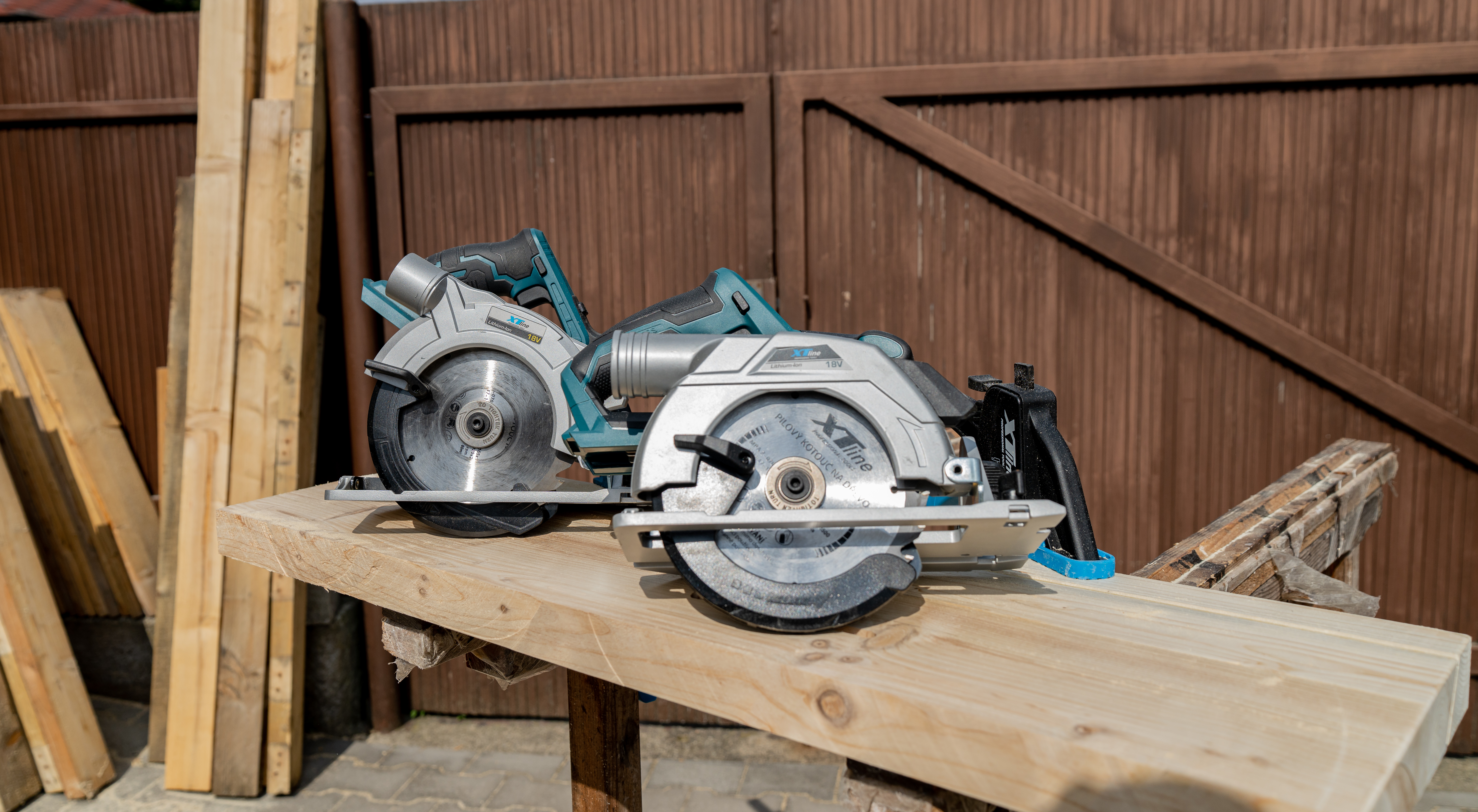 Kotoučová pila mafl při práci