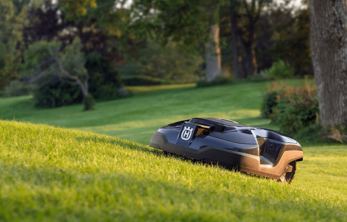 Robotická kosačka: Prečo by vo vašej záhrade nemala chýbať?