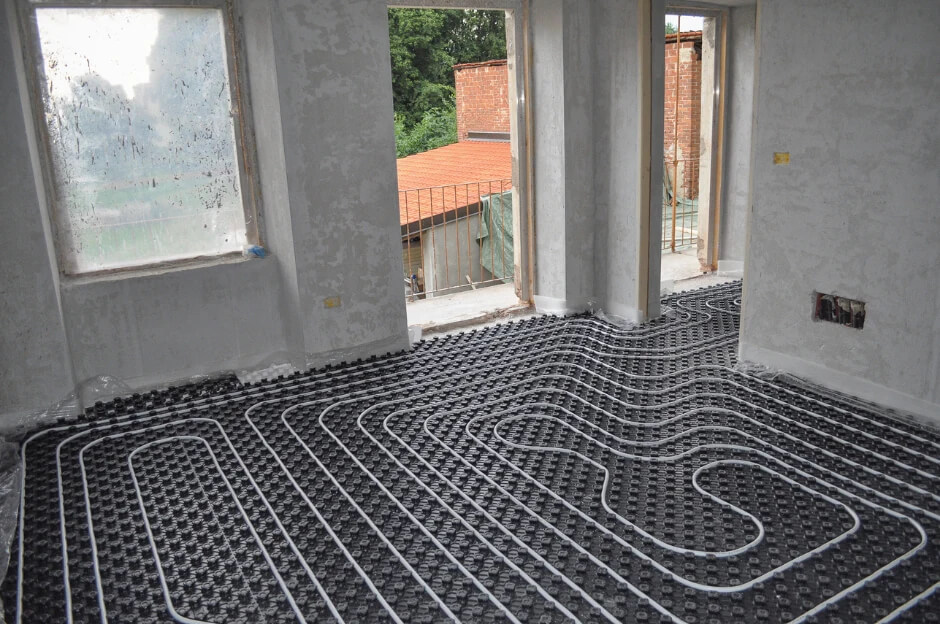 Design bez kompromisů: jak podlahové topení osvobodí váš interiér
