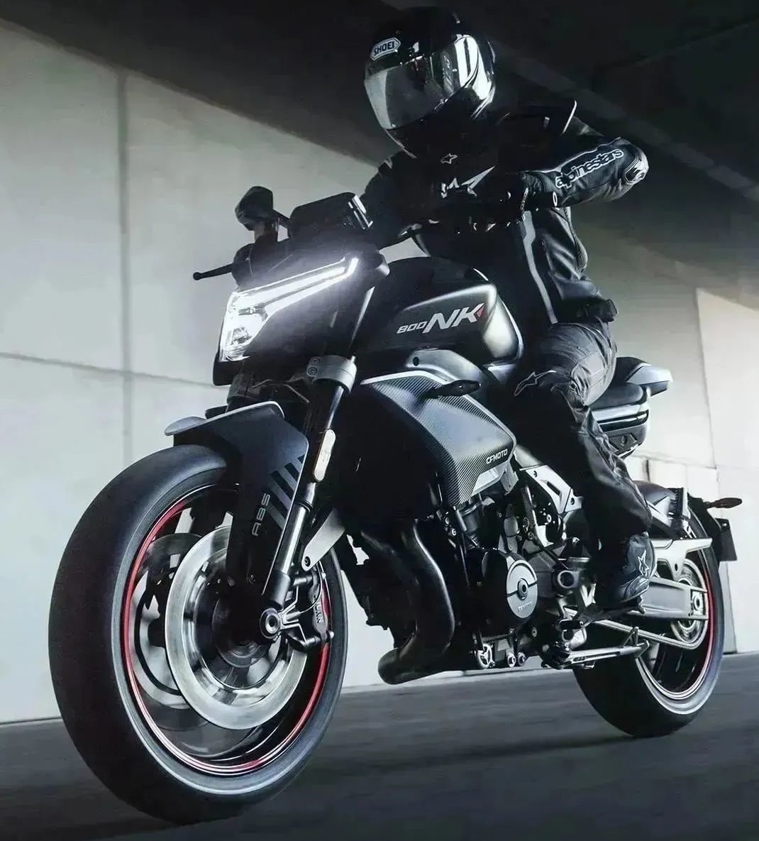 CFMOTO 800NK nový naháč s motorem KTM LC8 na scéně