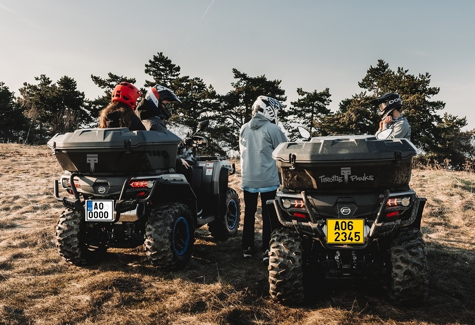 Homologace u čtyřkolek: bílá nebo žlutá SPZ?