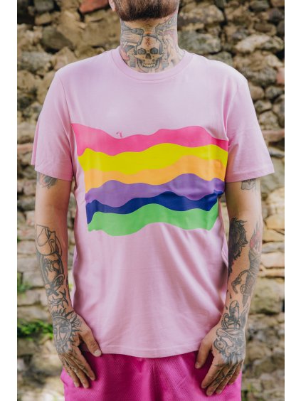 Růžové unisex tričko TADY TO MÁŠ s duhovým potiskem