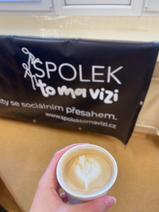 Víte kolik je 1 tuna pražené kávy?☕️ To je více než 80 000 vypitých kávových šálků. Ano, přesně takové množství, a ještě...