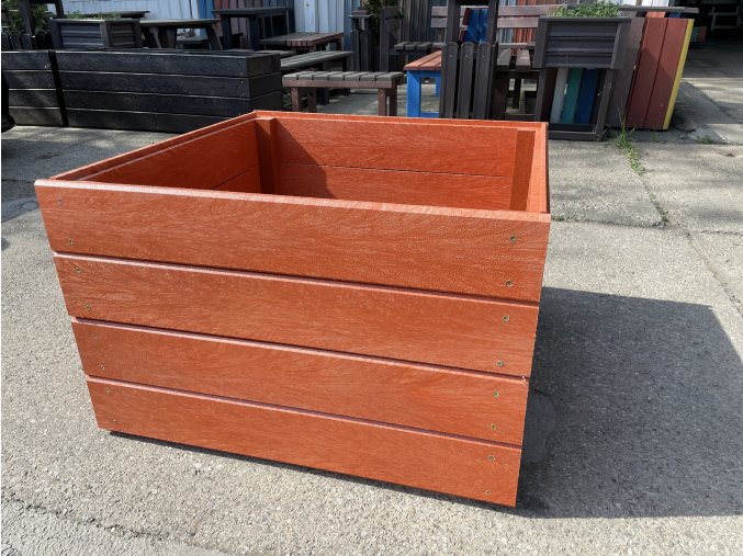03 gu. Quadratischer Gartentopf