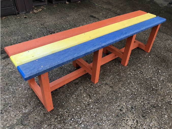 02 da. Bench without backrest 180 cm, different colour versions.