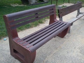 02 a. Massive single coloured L-bench seat with backrest