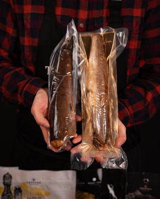Milujete pořádné kusy ryb? 😋 V narozeninovém balíčku na vás čekají 2 uzení sumečci a 2 uzené mořské štiky 🐟 Každá cca 1...