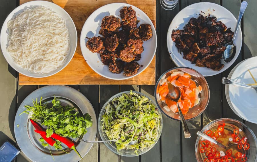 Bún chá recept - vietnamský grilovaný bůček s nudlemi