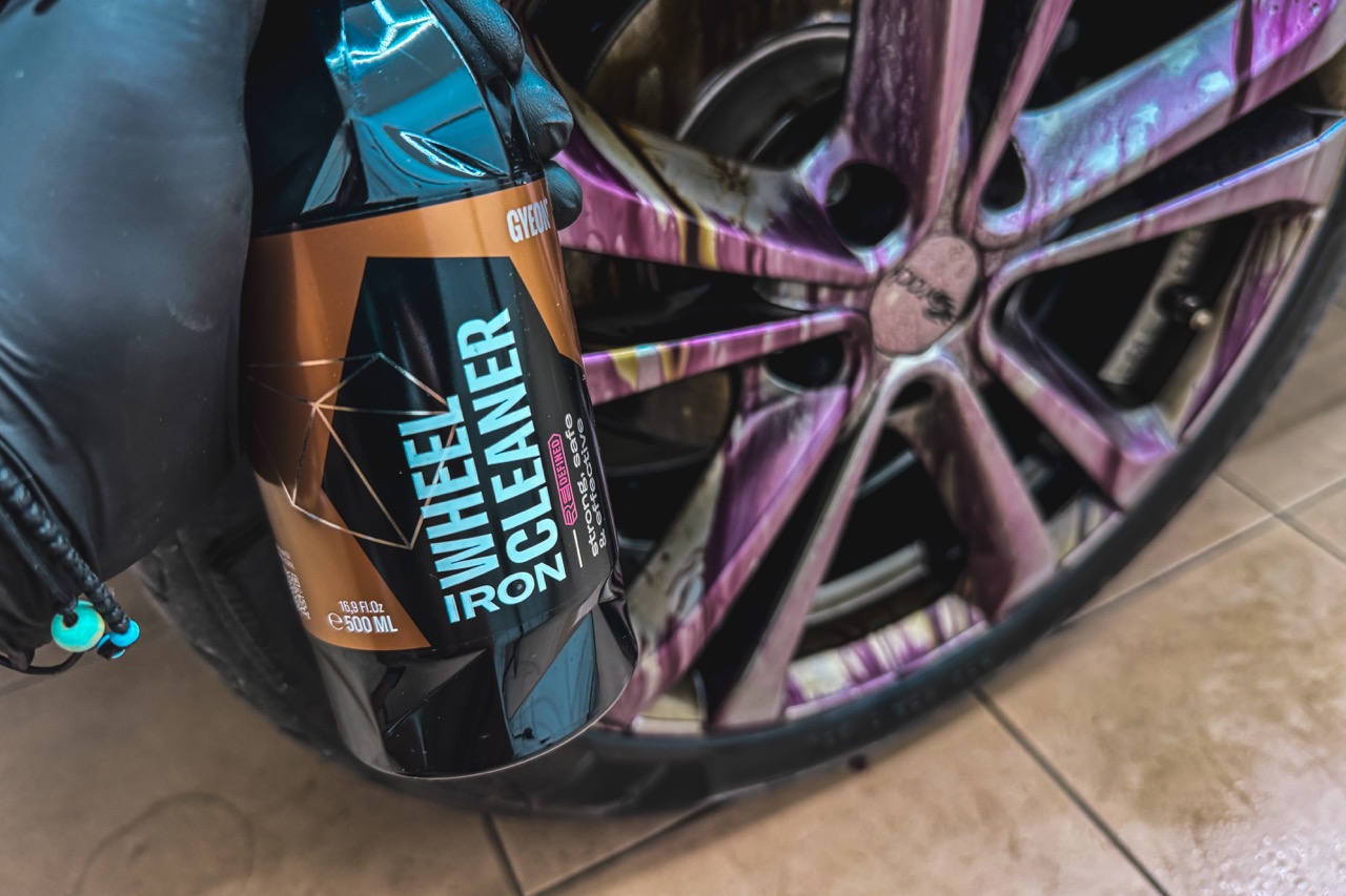 Gyeon Q2M Iron WheelCleaner při aplikaci