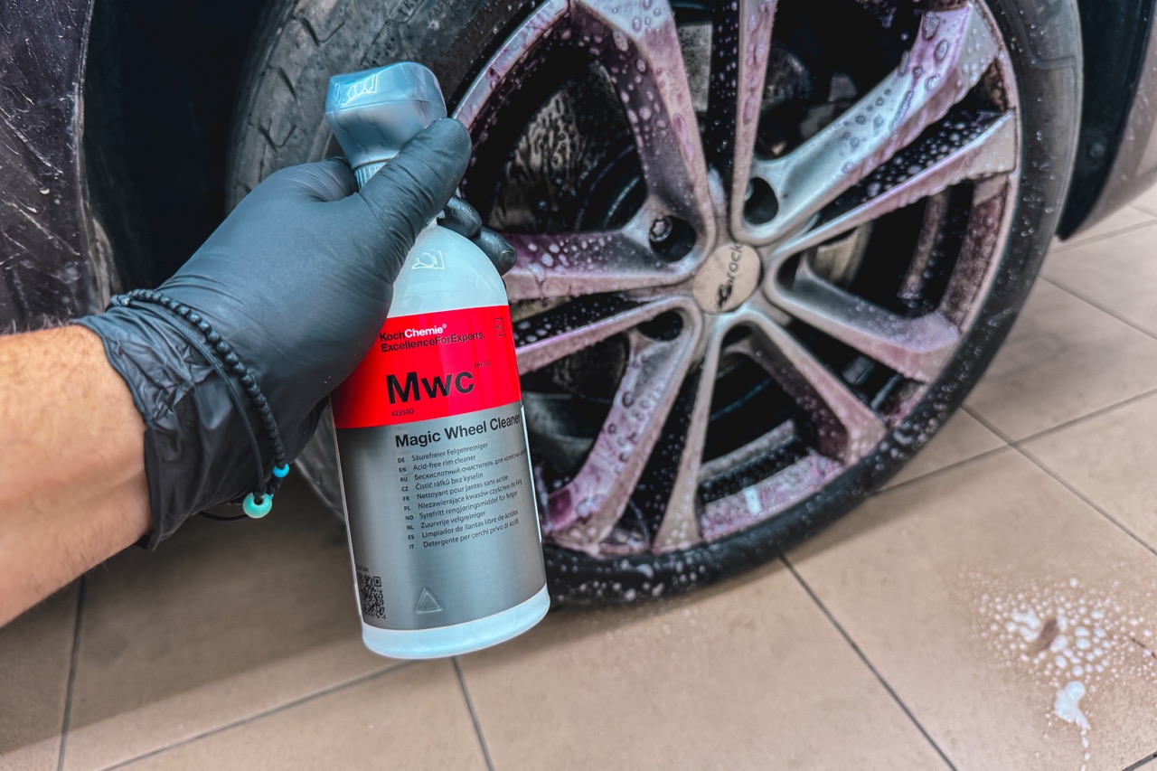 Koch Chemie Magic Wheel Cleaner při čištění kola