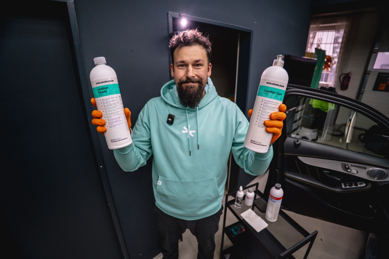 Produkty pro čištění a ošetření koženého interiéru
