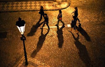 Kto vymôže pohľadávky lepšie – muž alebo žena?
