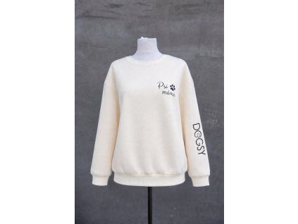 Psí máma na bílé mikině