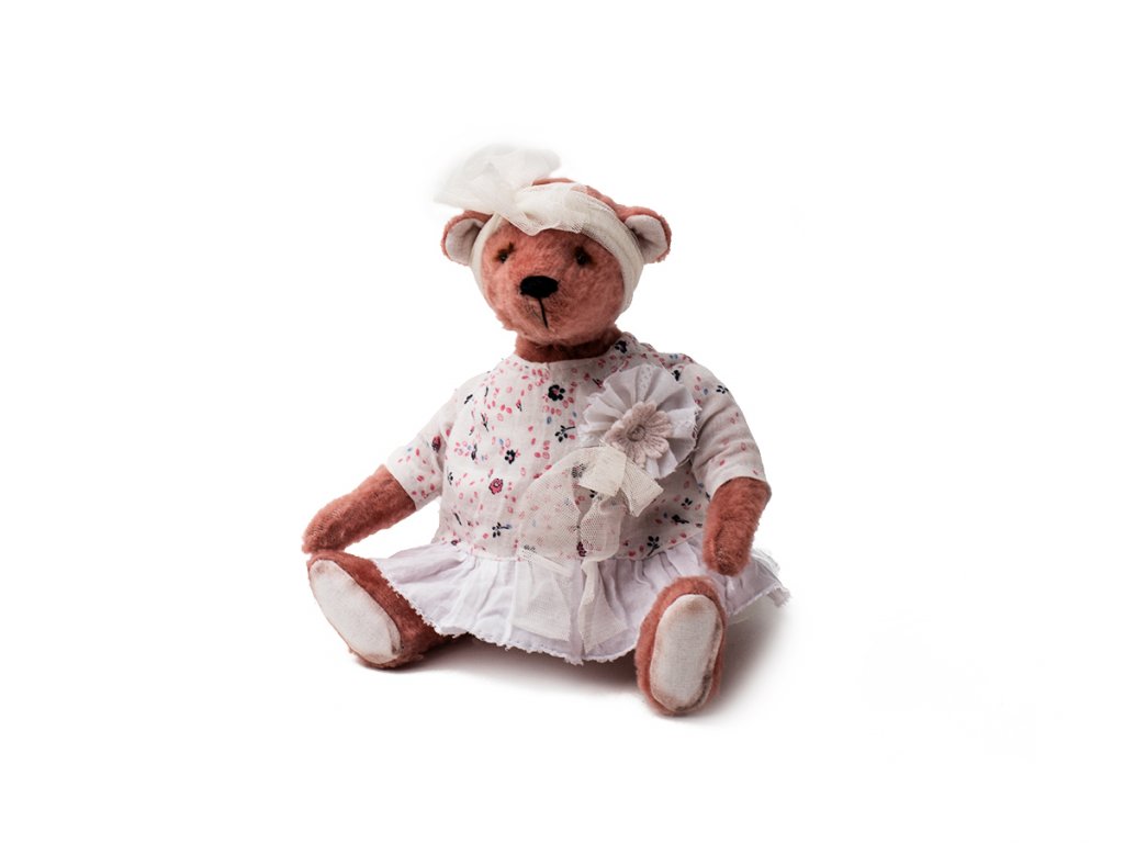 Medvídek růžový v šatech - Ruční práce