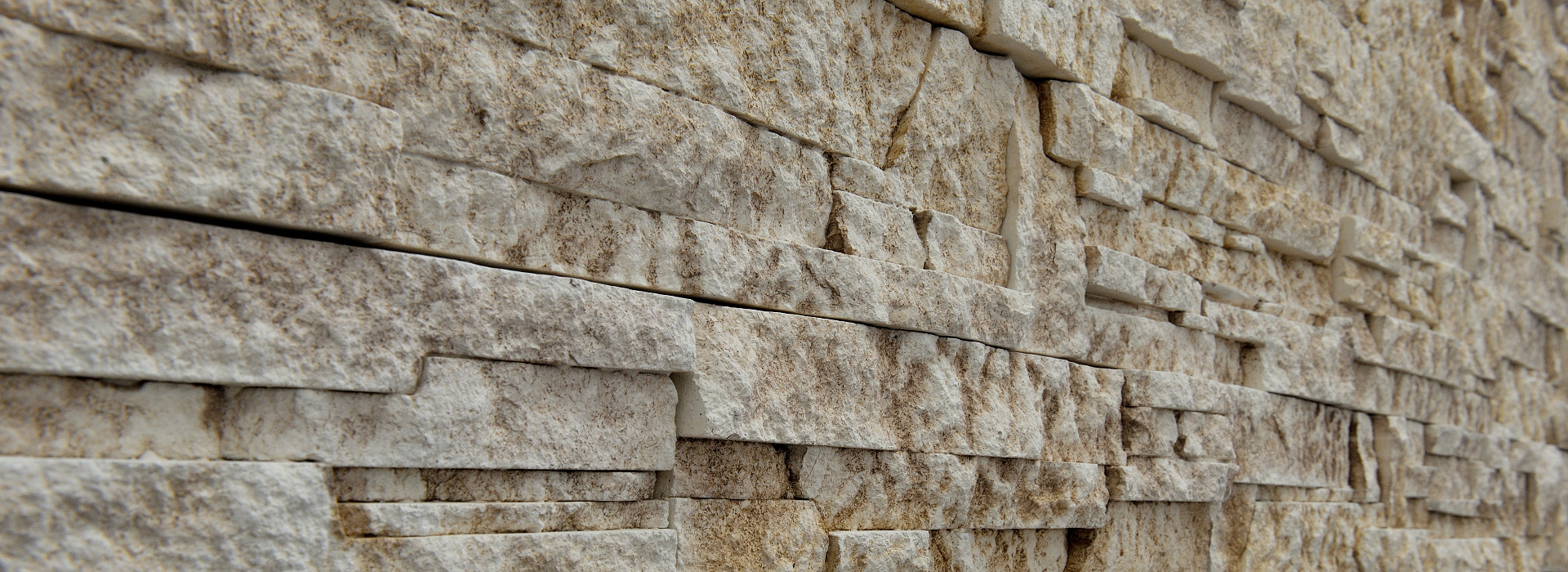 Kameň lámaný béžovohnedý obklad vaspo