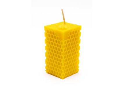 svicka ze vceliho vosku motiv vceli plast