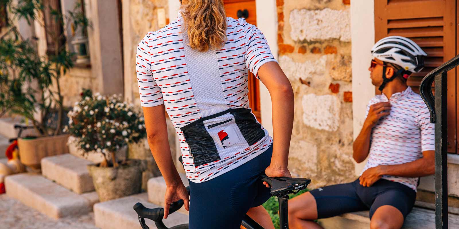 Zadní strana dámského dresu Francine Bastille Café du Cycliste