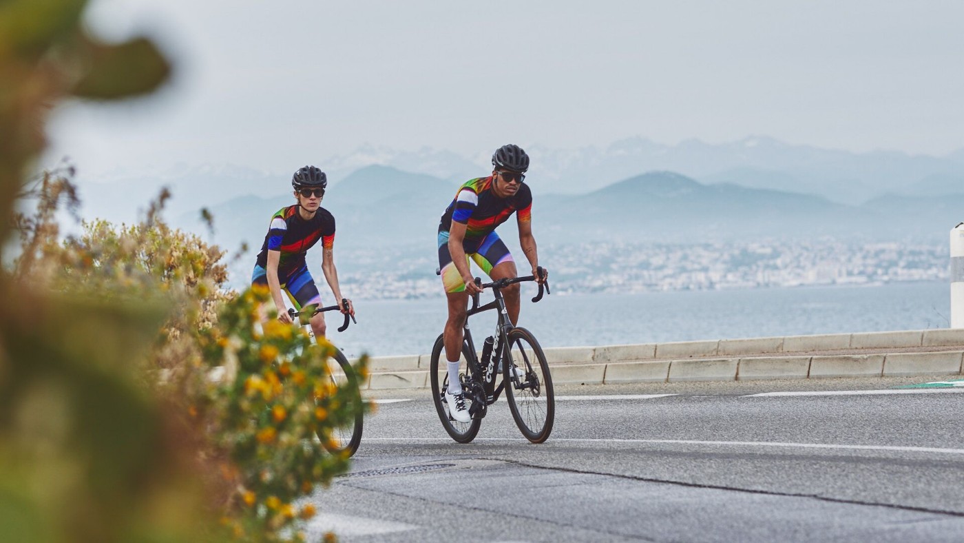 Dámský cyklodres Louis ze spolupráce Café du Cycliste a agnès b.