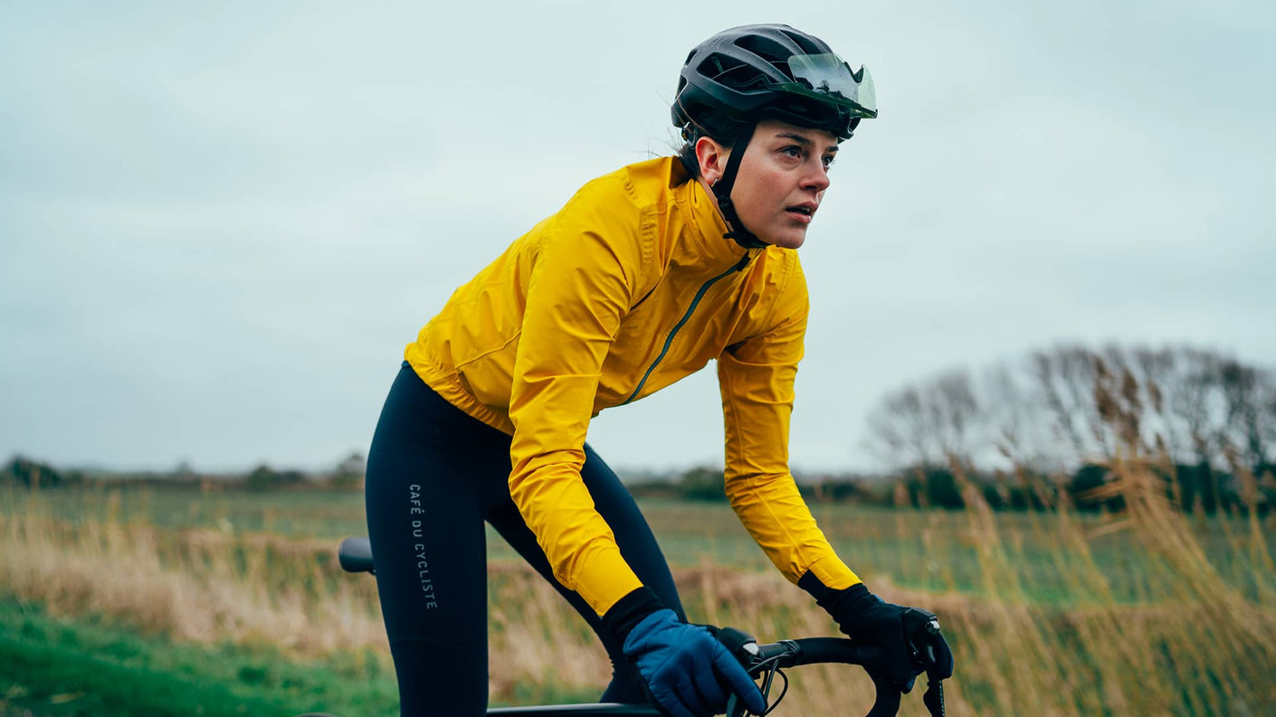 Cyklistická bunda do deště Café du Cycliste z původního článku z roku 2021